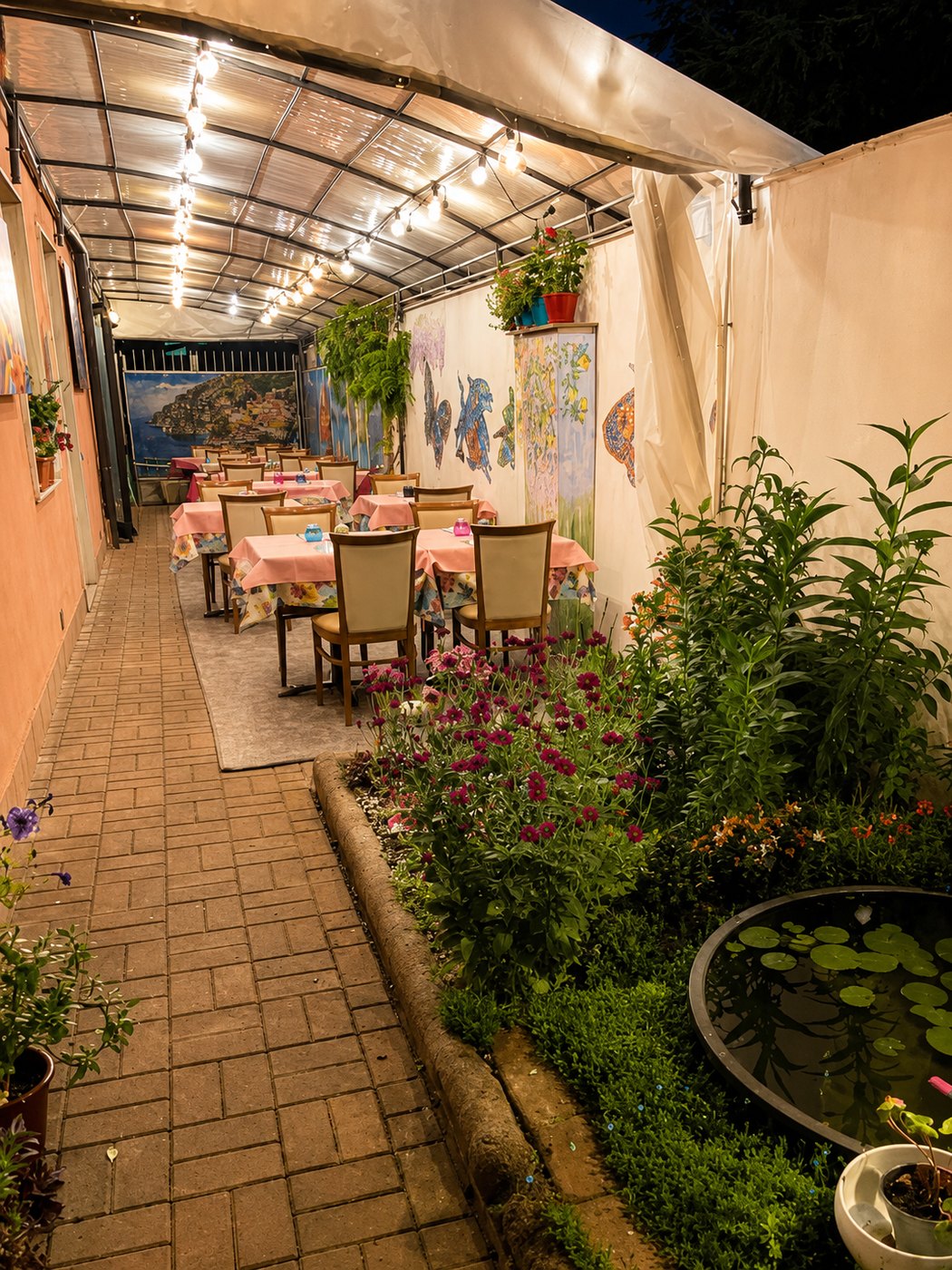 Dehors esterno del ristorante La Volpe Pescatrice